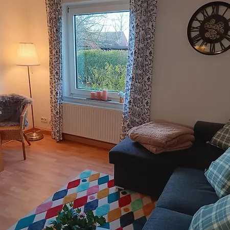 Apart-zwergmoewe-im-moewennest-tossens Apartment Stick